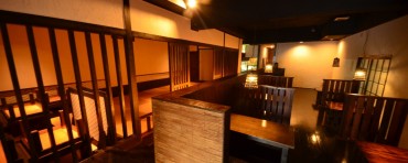 【案内可能】石垣島の中心地、美崎町の貴重な居抜き物件！市役所前の好立地、しかも1階。店舗内にある厨房機器、エアコン、什器等は自由にお使いいただけます。