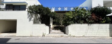 真栄里ニュータウンに戸建て出ました★人気地区★車庫に物置付き★エアコン2台付★